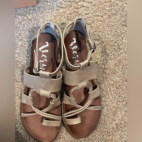 NIB Very G Cleopatra Sandal - Picture 5 of 6